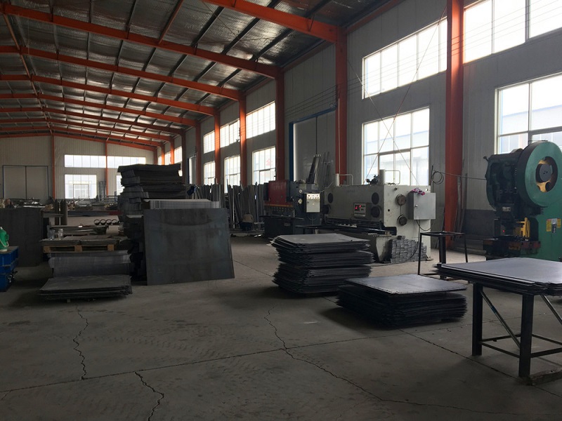 不銹鋼/鐵水箱生產區(qū) 不銹鋼/鐵水箱生產區(qū)